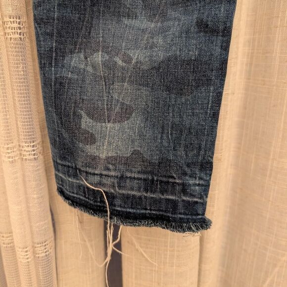 Women's Blue Camo Jeans - Picture 5 of 6